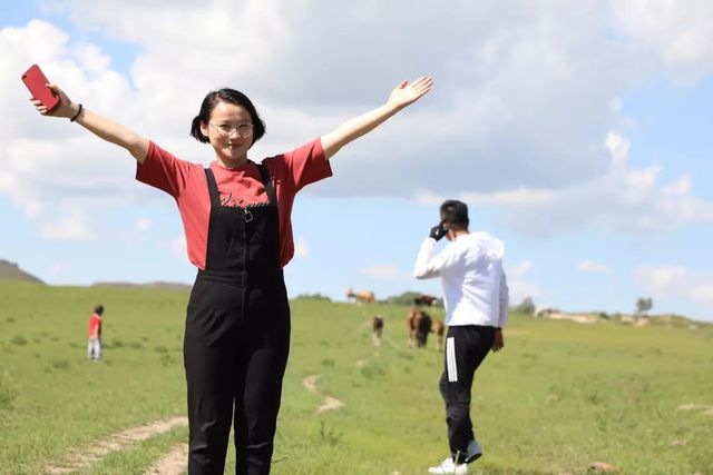 乾港集團(tuán)高層草原自駕游 乾港集團(tuán)高層草原自駕游