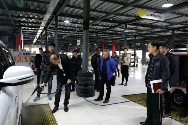 總工會(huì)領(lǐng)導(dǎo)蒞臨乾港 總工會(huì)領(lǐng)導(dǎo)蒞臨乾港